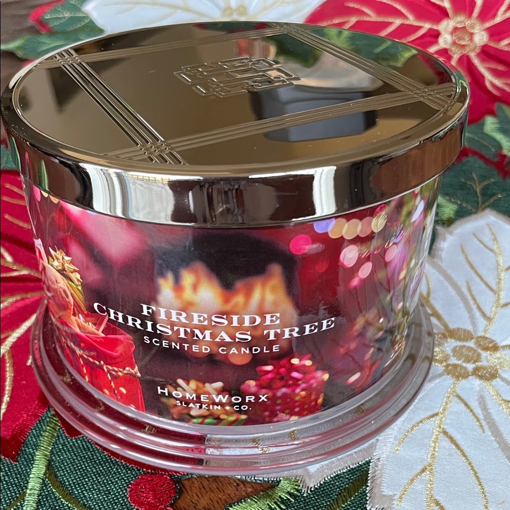 HomeWorx Fireside Christmas Tree Scented Candle - Festive Red